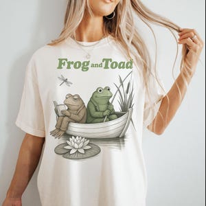 Frog And Toad Shirt, Vintage Classic Book Cover T-Shirt, Vintage Classic Book Shirt, The Lovers Frog And Toad Tee, 90s Classic Book Shirt