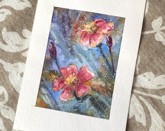 Acuarela original de flores rosas y naranjas sobre fondo azul – arte floral para pared – decoración relajante para la pared – idea de regalo para mujeres