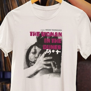 Woman in the Dunes t-shirt - Hiroshi Teshigahara tee - Classic Japanese Film Apparel - Art House Movie T-Shirt - Retro Cinema Gift
