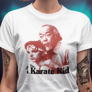 The Karate Kid T-Shirt – 80s Cult Movie Classic – Daniel LaRusso & Mr. Miyagi – Retro Film Gift for Movie Lovers