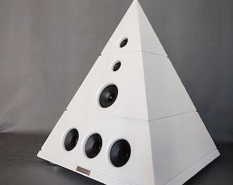 Altoparlante bluetooth a forma di piramide realizzato a mano