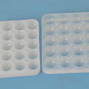 25-Cavity Round Domed Silicone Mould – Perfect for Resin Pendants & Brooches!