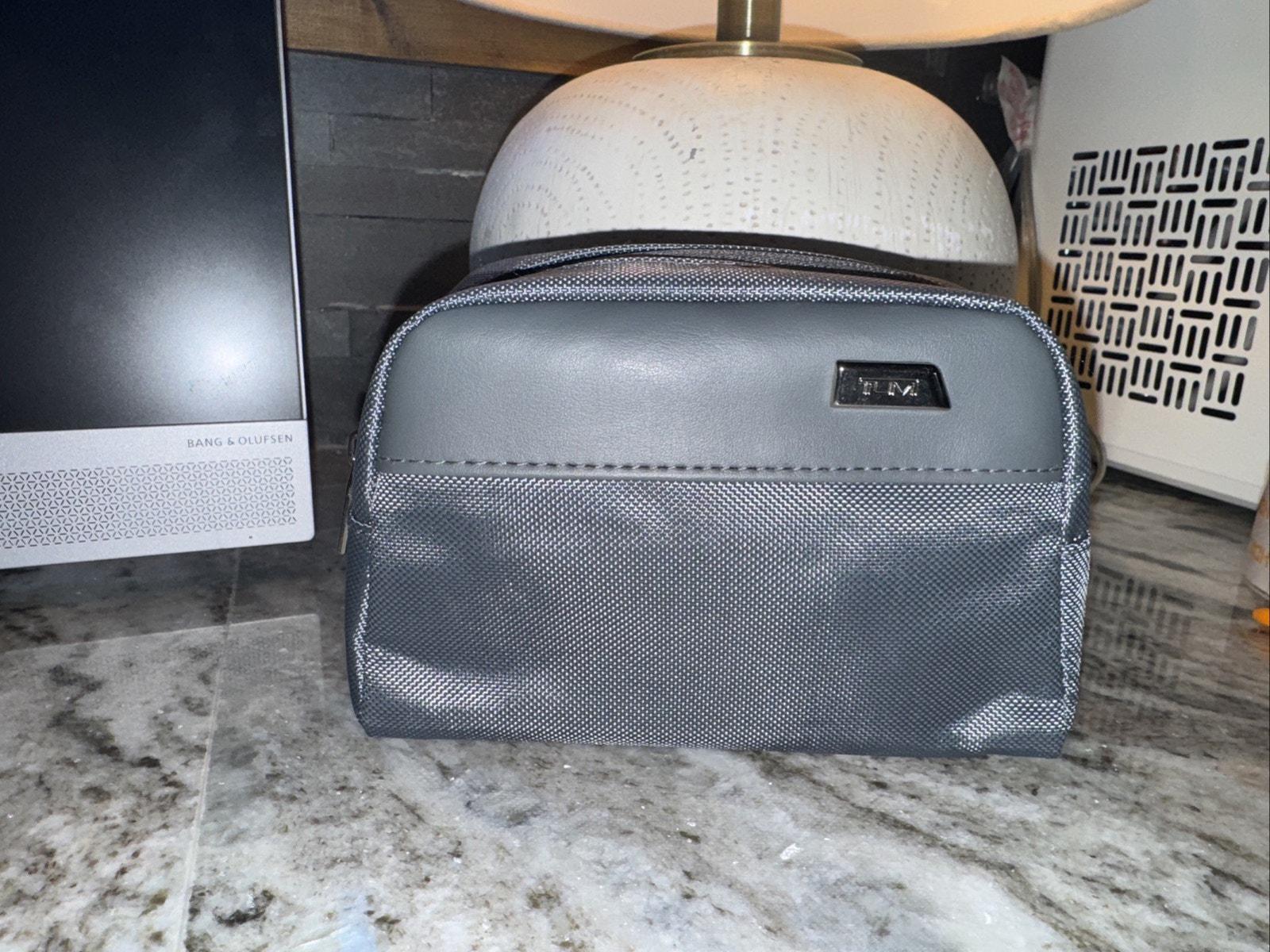 Business Class Delta Tumi Amenity Kit TUMI DELTA ONE Business