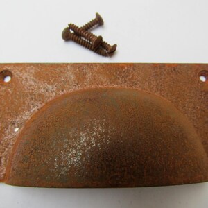 Large Rectangular Cup Pull Handle Rust.