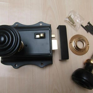 Black Olde Latch And Ebony Rimmed Knob Set