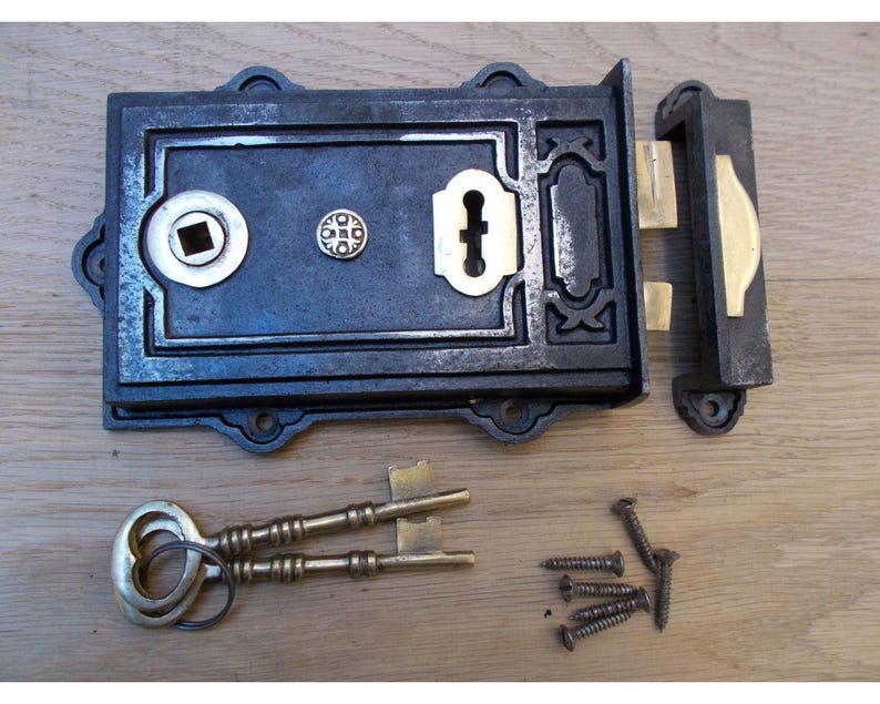 Davenport Fälglås Antikjärn & Oval Fyrkantig Basfälg Mässing Set bild 2