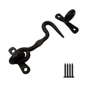 Könnte beinhalten: Schwarzer Schmiedeeisen-Haken- und Ösenverschluss mit vier Schrauben. Der Haken hat ein gebogenes Design und die Öse eine Schlaufe. Der Verschluss ist für Türen, Tore oder Schränke konzipiert.