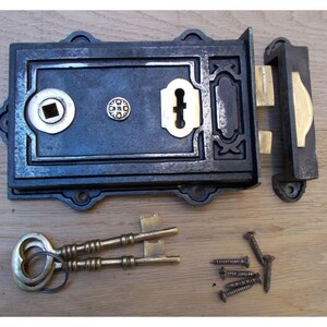 Davenport Fälglås Antikjärn & Oval Fyrkantig Basfälg Mässing Set bild 3