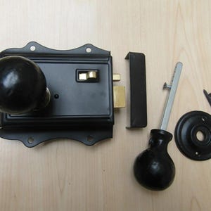 Olde Latch And Cast Iron Black Antique Round Knob Set