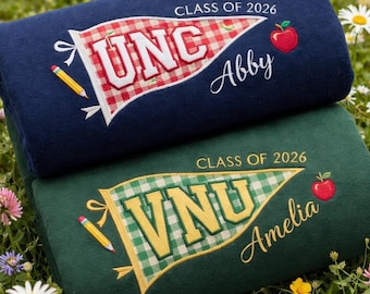Sudadera con banderín universitario bordado personalizado, camisa con aplique de cuadros vichy de la promoción de 2026, sudadera con cuello redondo con letra universitaria personalizada, regalo de graduación