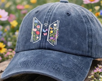 Gorra con logo floral bordado de B.T.S., merchandising de la gira Arirang, gorra con logo floral inspirada en el Kpop, gorra minimalista con símbolo de ídolo, gorra estética floral estilo "dad hat"