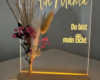 Geschenk für Mama, Personalisiertes Nachtlicht mit Namen & Trockenblumen, Muttertagsgeschenk, LED Lampe