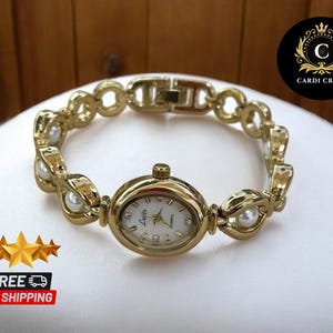 Women&#39;s Pearl Bracelet Watch | Simple & Elegant Design | Waterproof Fashion Clock | Perfect Gift for Her | Stylish and Durable Timepiece