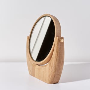 Schminkspiegel & perfekter Innenspiegel, Taschenspiegel mit Rahmen aus Holz, runder Spiegel. Schreibtischspiegel, Tischspiegel, Standspiegel