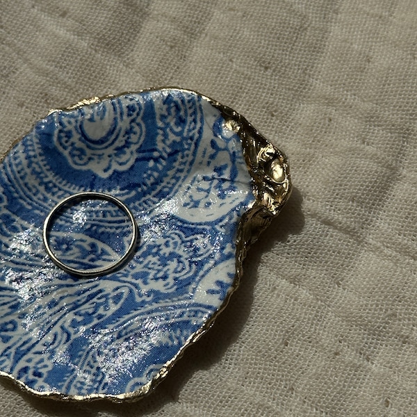 Recycled Oyster Shell Trinket/Ring Dish for jewelry and rings | Decorative Oyster Shell
