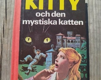 Libro sueco de Nancy Drew de 1987: El misterio del gato de ojos esmeralda - Carolyn Keene, Suecia de mediados de siglo