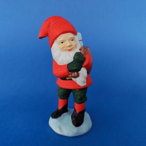 Scandinavische kerstkabouter met geschenkzak - Denemarken Zweeds Noors - Scandinavisch kerstkeramiek Tomte Nisse-cadeau