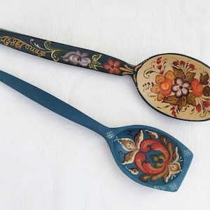 Signed Norwegian Rosemaling ladles wood spoons-  Collectible Scandinavian Folk art wall hanging - Norway Farmhouse kitchen decor