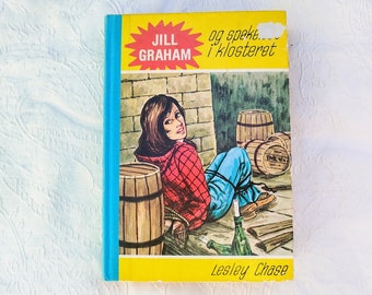 1978 Noors boek - Jill Graham en het mysterie van de spookachtige priorij door Lesley Chase - Norsk Boekcadeau