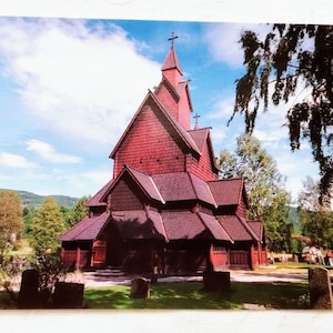 Biglietto d'auguri per la chiesa in legno norvegese - Heddal Stavekirke - cartolina nordica vintage inutilizzata - Vecchio mondo vichingo - Chiesa medievale Norvegia