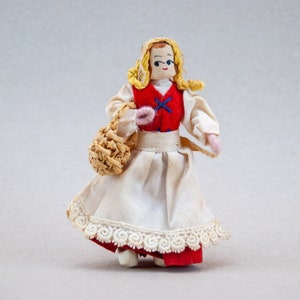 Muñeca de niña en miniatura noruega vintage - Muñeca de traje de niña de granja nórdica con trenzas rubias largas - Regalo escandinavo