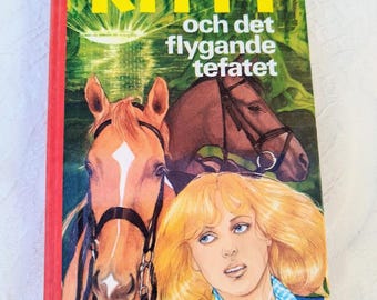 Libro sueco de Nancy Drew de 1981: El misterio del platillo volador n.º 58 - Carolyn Keene, Suecia de mediados de siglo
