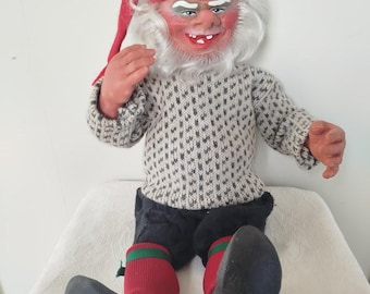 Muñeca Nisse noruega grande y firmada por Arne Hasle (pieza rara) – Pieza de colección nórdica vintage – Decoración navideña artesanal – Adorno navideño escandinavo
