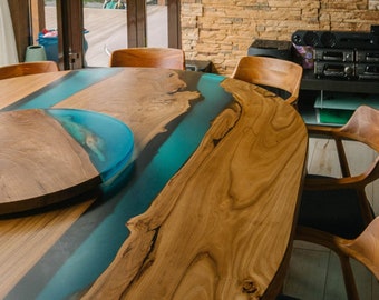 Tavolo realizzato in resina epossidica design in legno naturale