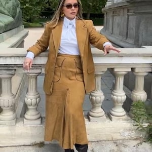 Loewe Vintage brown camel leather suit, size M. Loewe women&#39;s set of jacket and skirt boho chic. Loewe gift set for her.