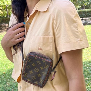 Mini-Donau-Tasche mit Vintage-Monogramm von Louis Vuitton, authentische Unisex-Umhängetasche von Louis Vuitton. Louis Vuitton-Taschengeschenk für sie.