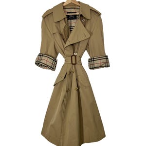 Burberry vintage oversized unisex trench coat. Beige vintage trench coat for men, size XL. Burberry gifts for her.