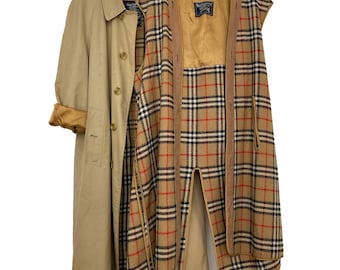 Burberry vintage oversized unisex trench coat with wool vest. Camel trench coat, L. Burberry gifts for her, Burberry gifts for him