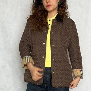 Vintage brown waterproof Burberry jacket. Women&#39;s semi-padded jacket from the 90s. Size L. Burberry Gifts for her.