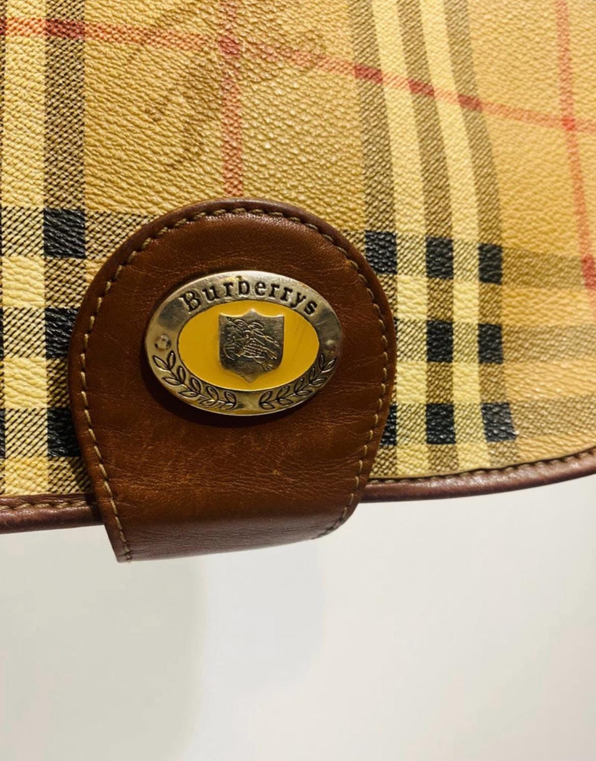 Burberry Vintage Novacheck Leather Bag. Burberry Vintage