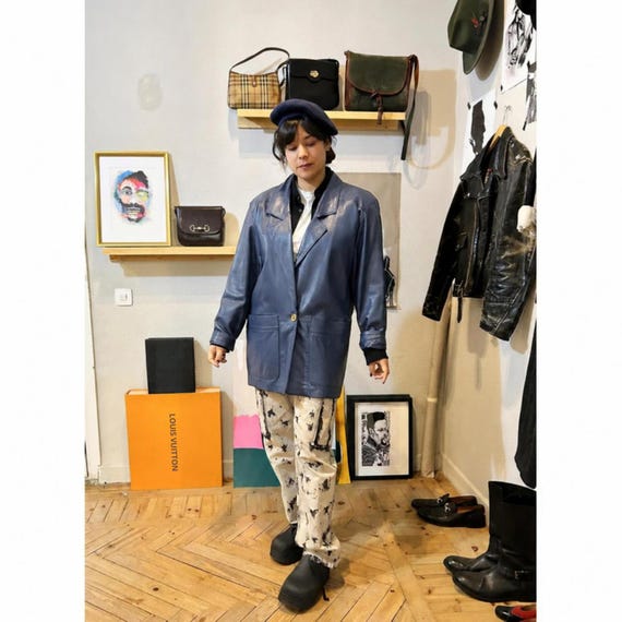 Loewe, Chaqueta Loewe Vintage de cuero azul, Blazer Loewe para mujer. Talla M. Chaqueta de cuero vintage años 90s. Chaqueta Loewe regalo para ella