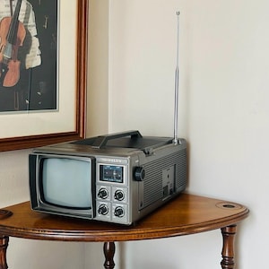 Vintage Bentley Deluxe 5" tragbarer Schwarzweißfernseher aus den 1980er Jahren, Mini-Röhrenfernseher/CRT-Fernseher/1980er Jahre