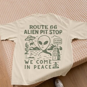 Roswell New Mexico UFO T-Shirt | Vintage Retro Alien Crash 1947 Design | Funny Space Doodle Graphic Unisex Tee