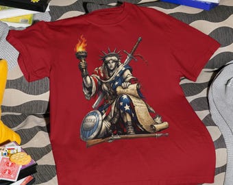 250 Jahre Amerika Shirt | Liberty warrior Comfort Colors 1776-2026 Bunt-weiß gemustertes T-Shirt