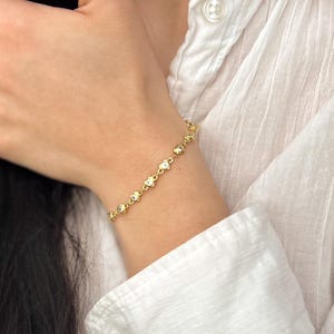 Gold Herz Bettelarmband, Gold Filled Kettenarmband für Sie, Gold Filled Kristallarmband, Geschenk für Mama, Herzarmband für Sie