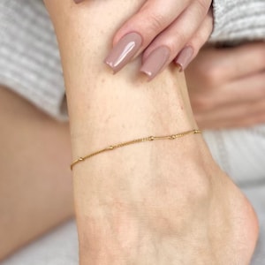 Dainty gold Anklet, Gold Chain Anklet, Gold minimalist ankle bracelet, summer anklet, Gold gift for her 14k Gold filled anklet
