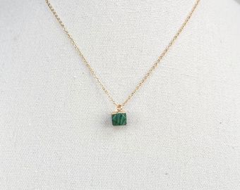 14Kゴールドマラカイトネックレス - 上品なグリーンペンダント