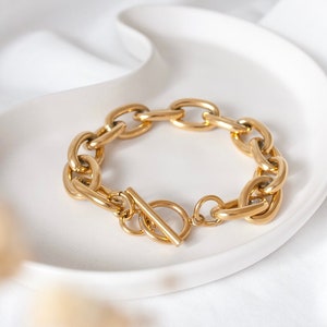 Chunky gold bracelet, thick cable 18k gold bracelet, bold bracelet, gift for her, toggle clasp bracelet, Chain Bracelet