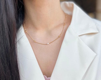 Collar de perlas relleno de oro, collar de perlas delicado, joyería de perlas de boda, collares de perlas para mujeres, collar de gargantilla de oro, regalo para ella