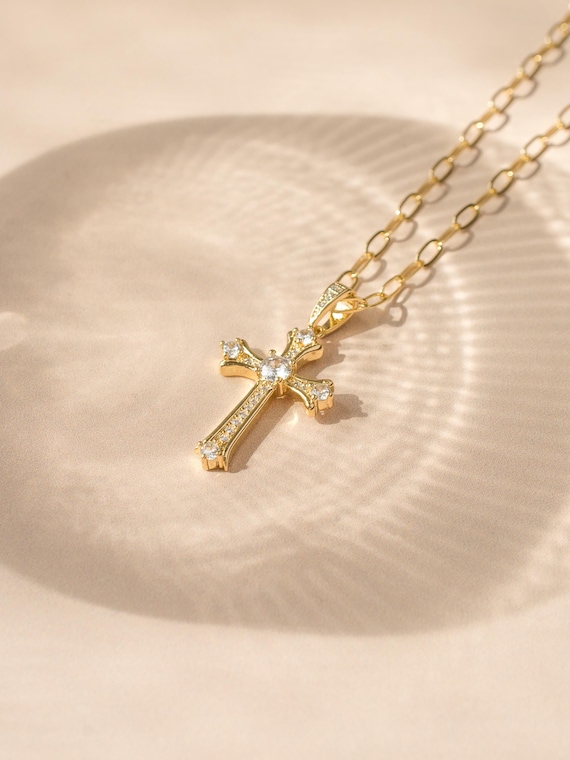 Collier Femme Croix Catholique Plaqué Or Jaune - 45 Cm, Zircon Blanc, Neuf Avec étiquettes