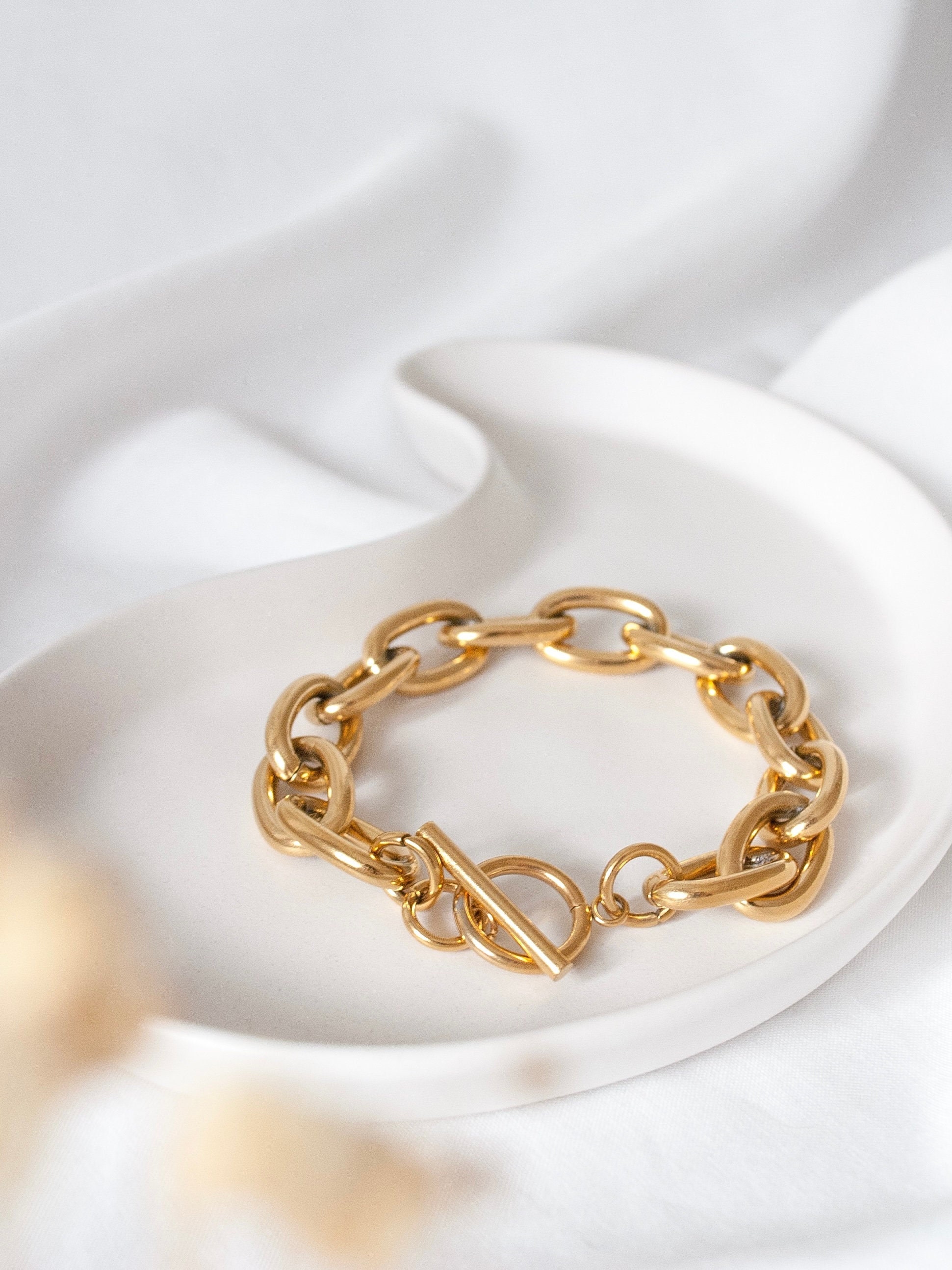 Chunky gold bracelet, thick cable 18k gold bracelet, bold bracelet, gift for her, toggle clasp bracelet, Chain Bracelet