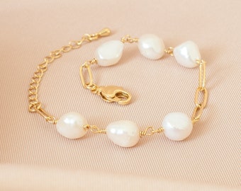 Gold pearl bracelet, freshwater pearl bracelet, dainty chain bracelet, gold filled paperclip bracelet, gift for her