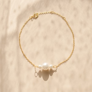 925 silver pearl bracelet, dainty gold pearl bracelet, sterling silver pearl bracelet, bridesmaid gifts, weddingg bracelet