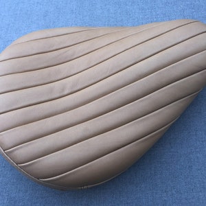 Harley Chopper Bobber Triumph Knucklehead Vintage Bates Style Natural Top Grain Genuine Leather Tuk n Roll Seat