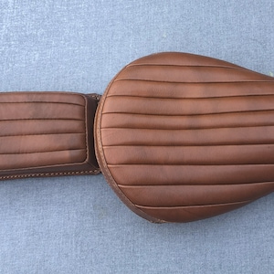 ハンドメイド レザー ソロシート 15461058-300x225.jpg