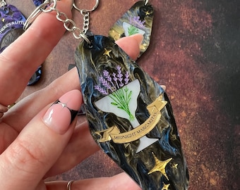 Llavero de margaritas de medianoche, llavero mágico práctico, regalo de bruja, llavero de bruja, llavero celestial